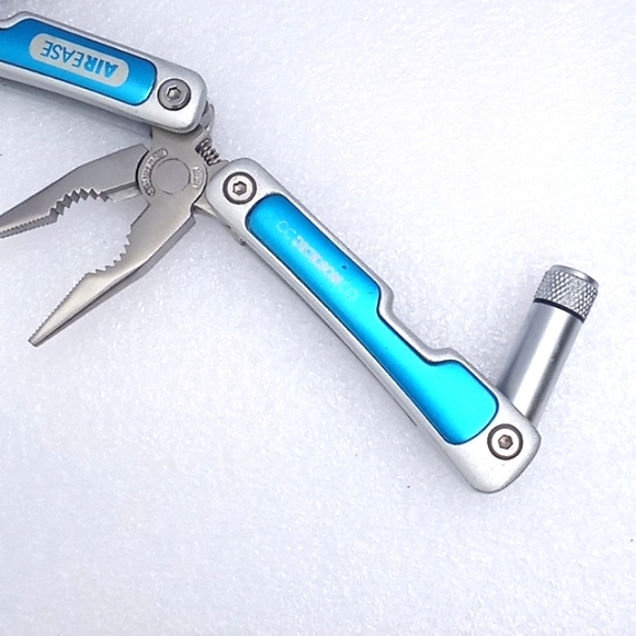 Dickson Multitool - Picture 3 of 6